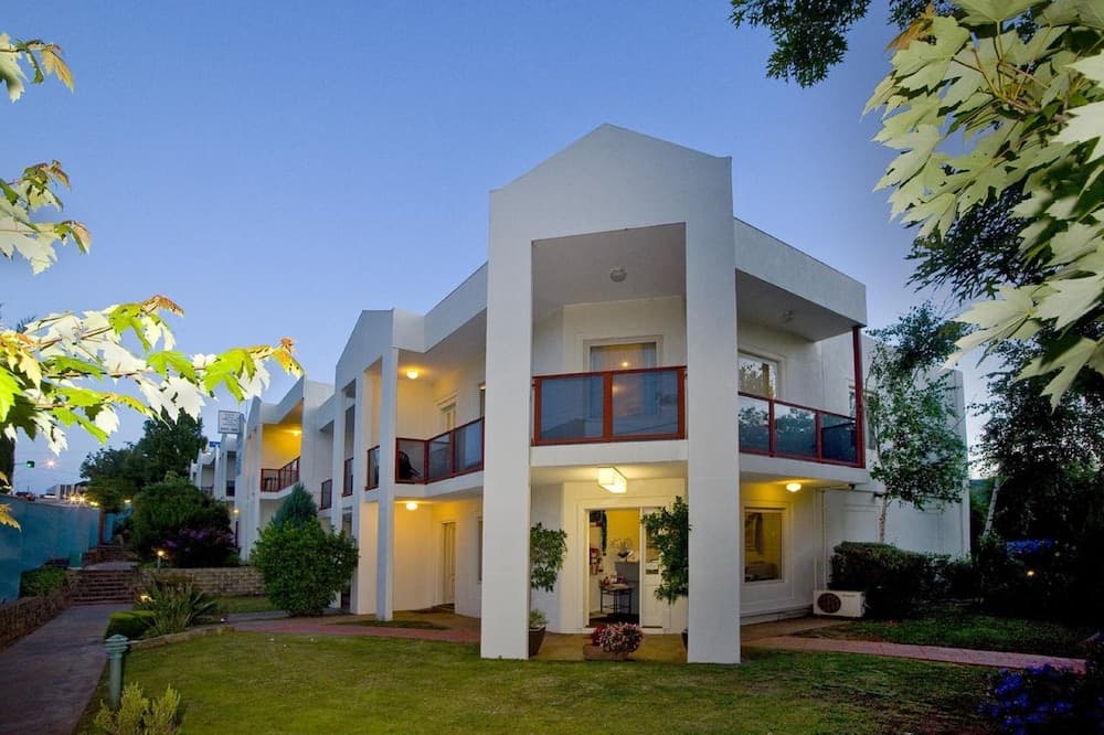 Hawthorn Gardens Serviced Apartments main