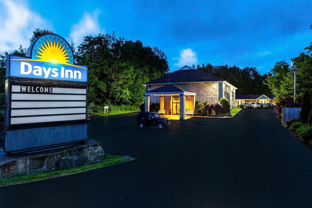 Days Inn by Wyndham Donegal main