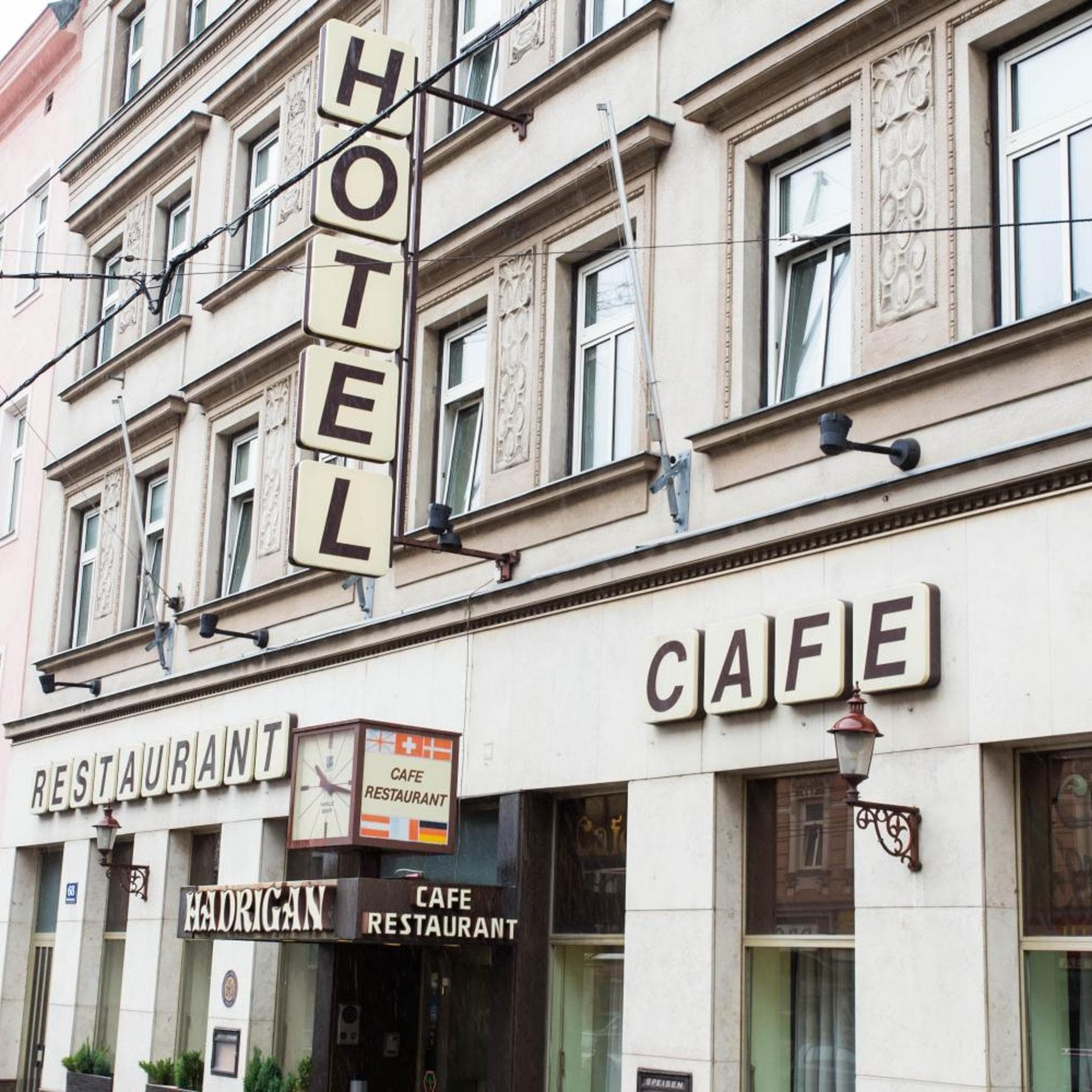 Hotel Hadrigan main