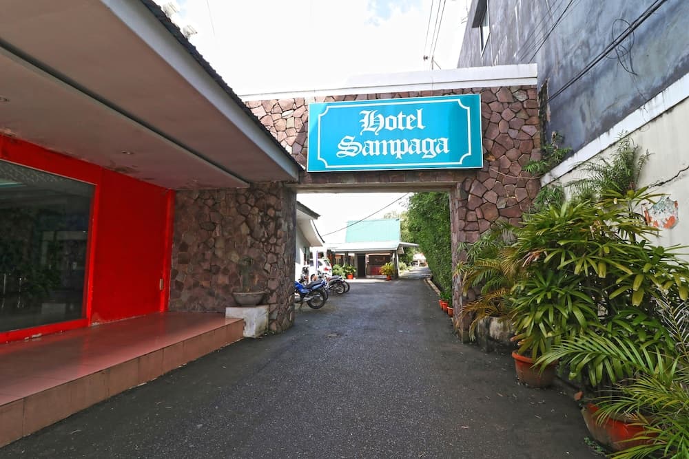 Hotel Sampaga main