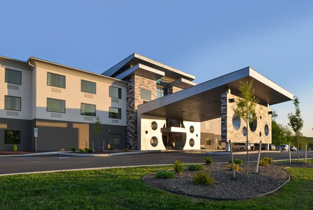 Holiday Inn Express And Suites Shippensburg main