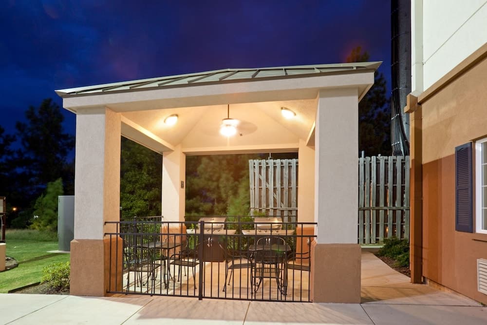 Candlewood Suites Longview main