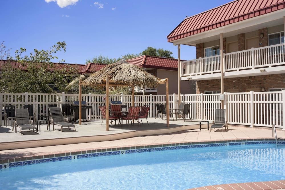 Days Inn by Wyndham Montrose