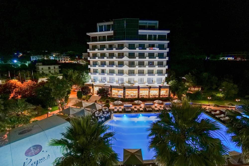 Rapos Resort main