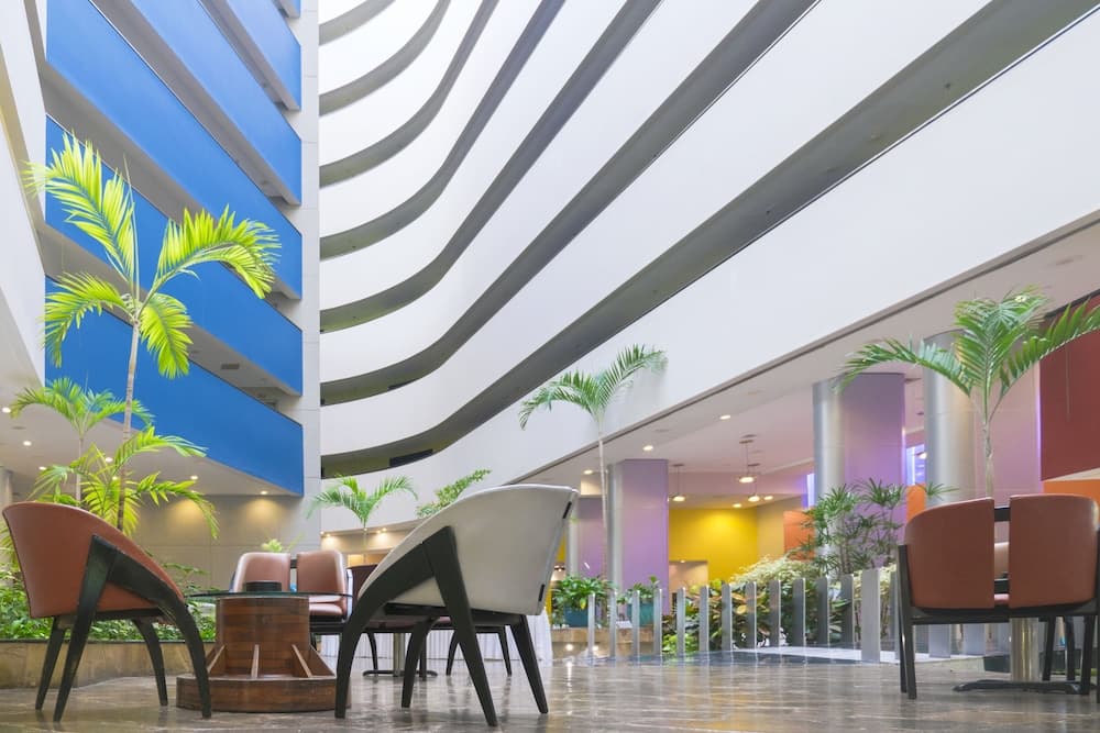 Holiday Inn Parque Fundidora main