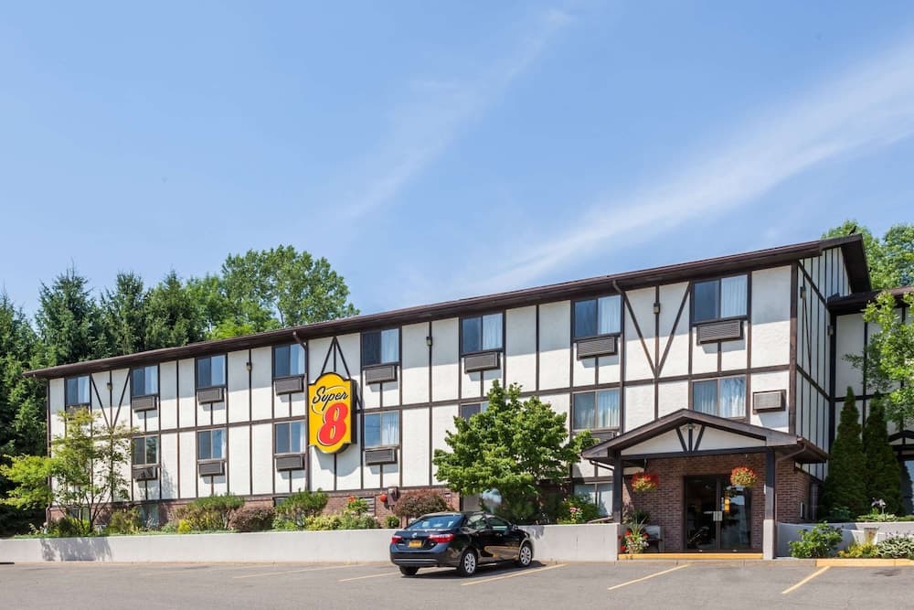 Super 8 by Wyndham Norwich main
