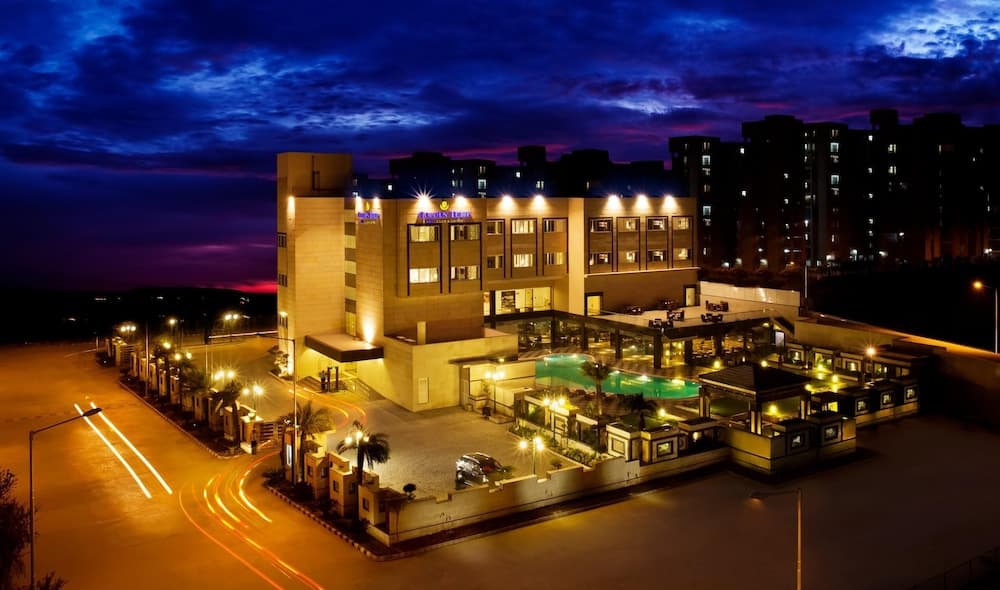 Golden Tulip Bhiwadi main