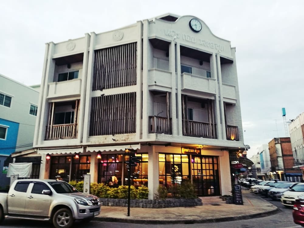 Nakorn De Sukhothai Hip Hotel