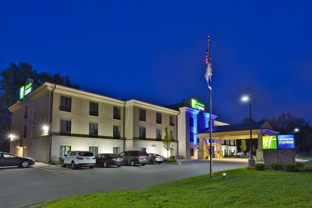 Holiday Inn Express Hastings main