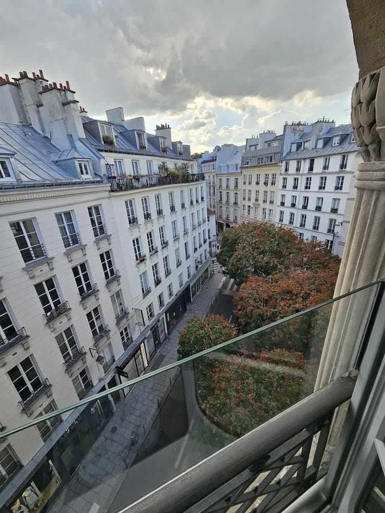 Hotel Du Sentier main