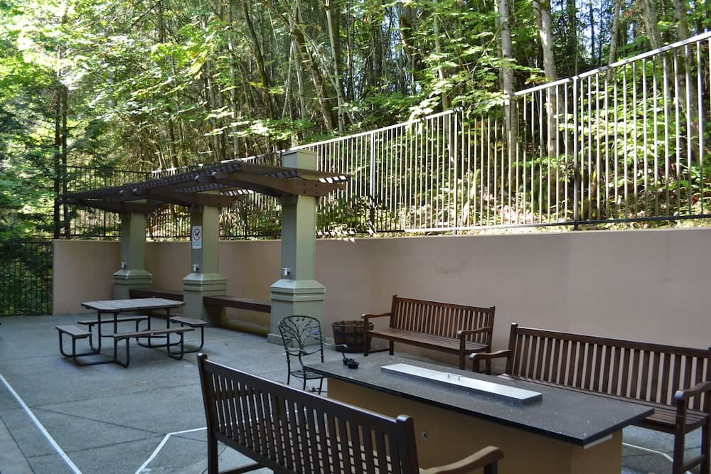 Larkspur Landing Bellevue main