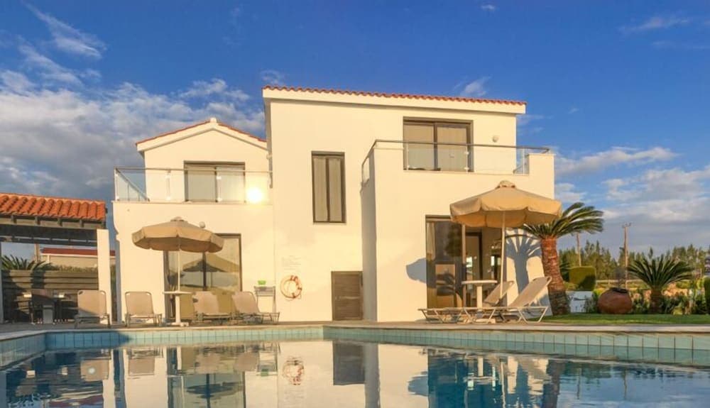Platzia Beach Villas main