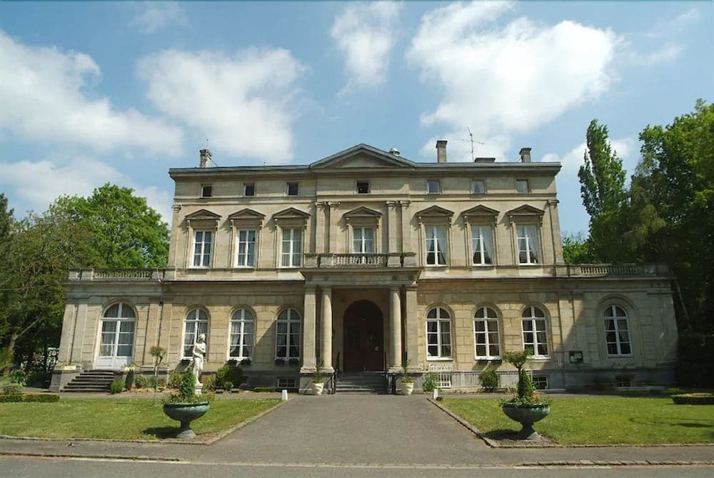 Château de la Motte Fénelon main