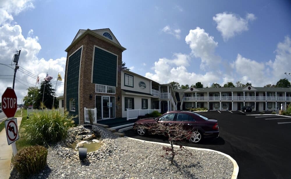 Empire Inn & Suites main