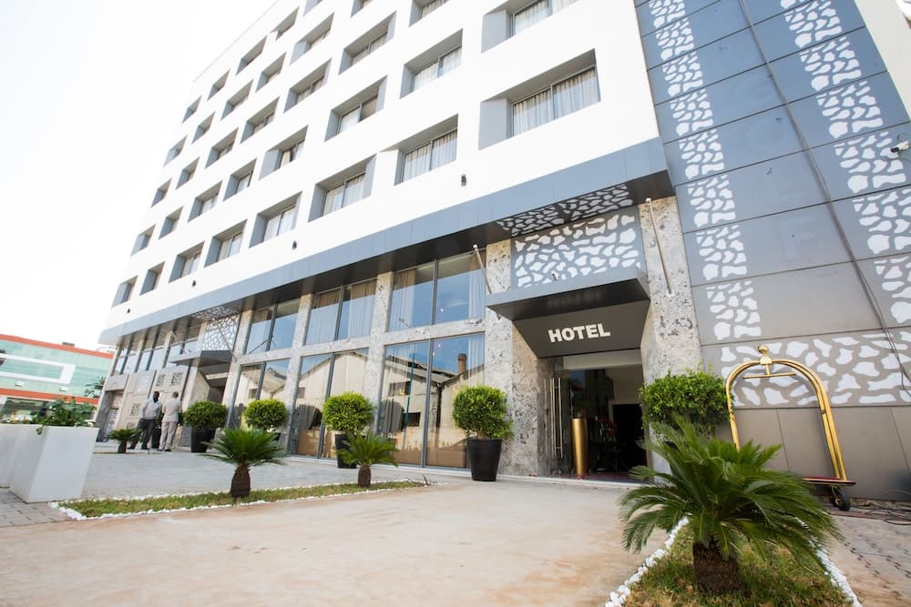 Hotel Du Golf main