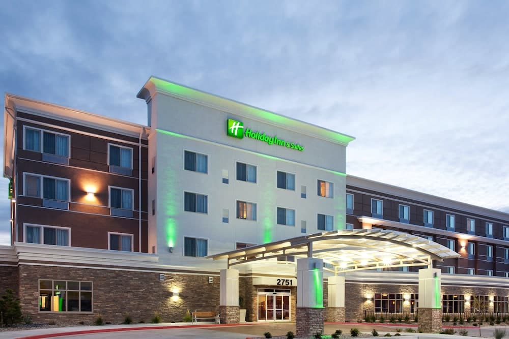 Holiday Inn And Suites Grand Junction-Airport main