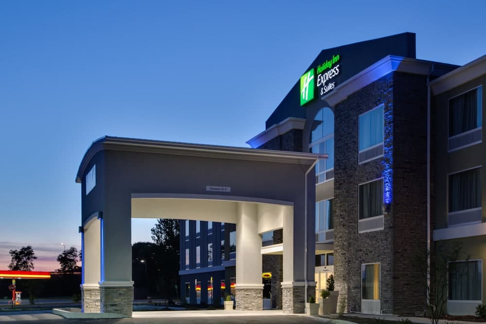 Holiday Inn Express And Suites Carlisle Harrisburg main