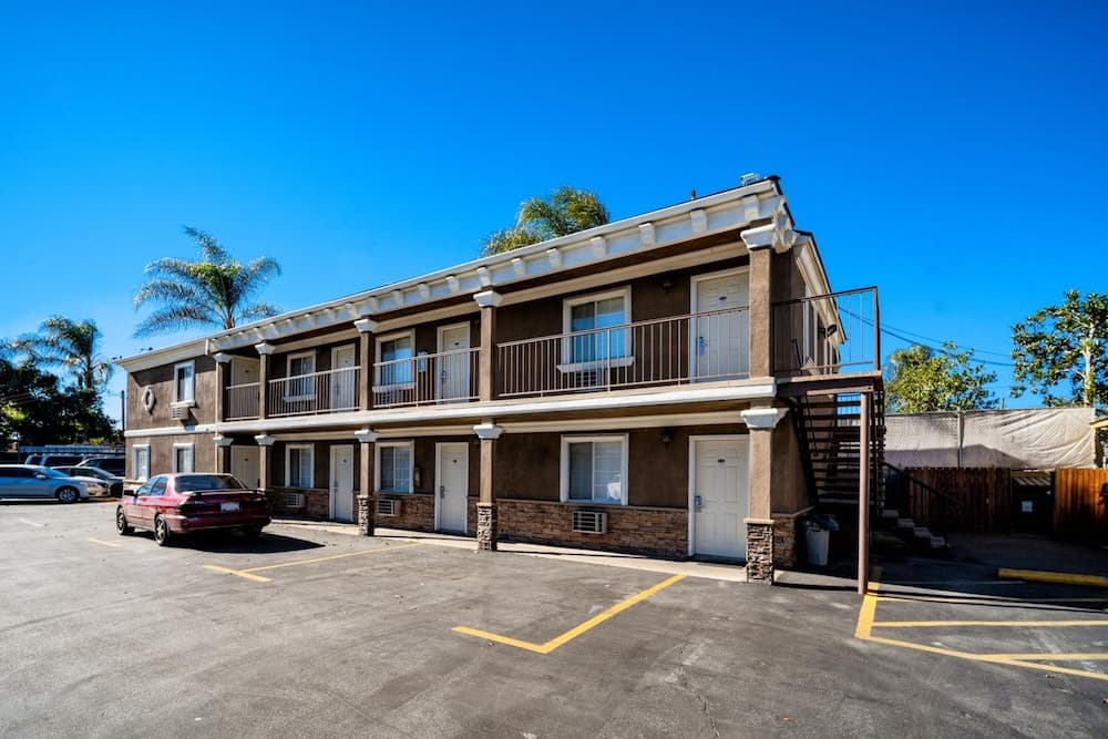 Regency Inn Suites main