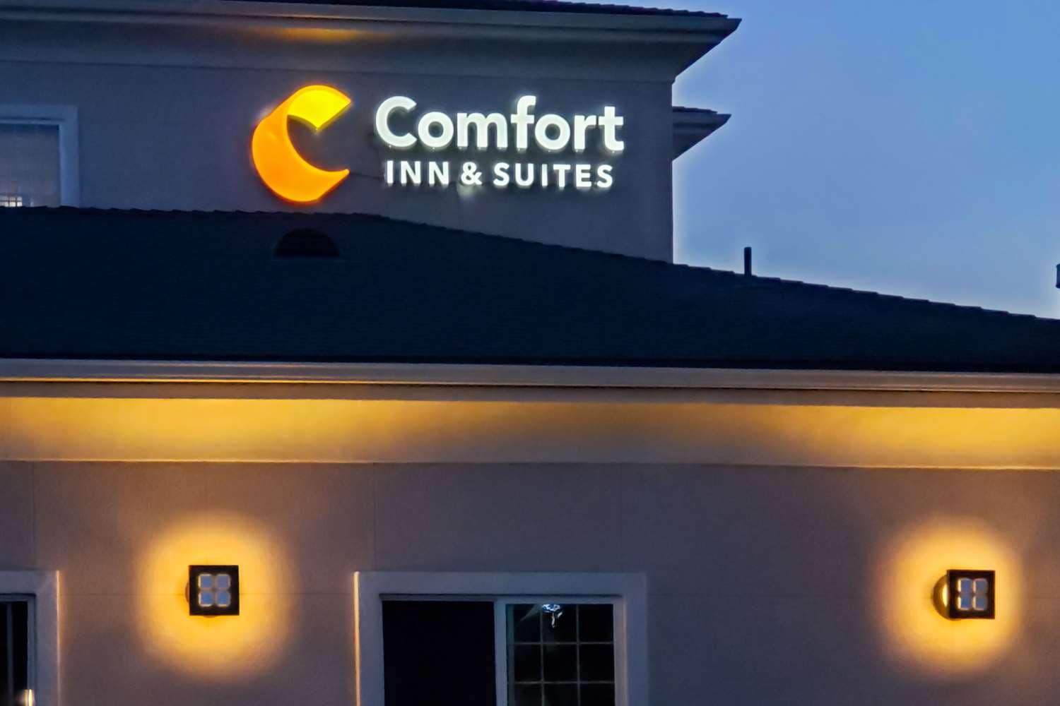Comfort Inn & Suites Galt - Lodi North main