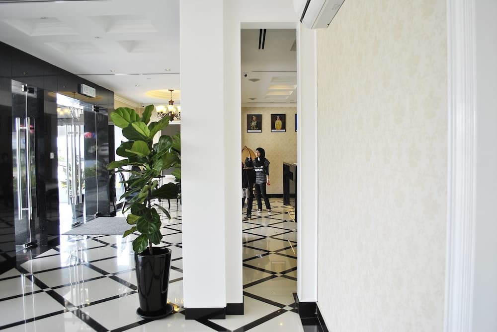 The Grand Jade Hotel main