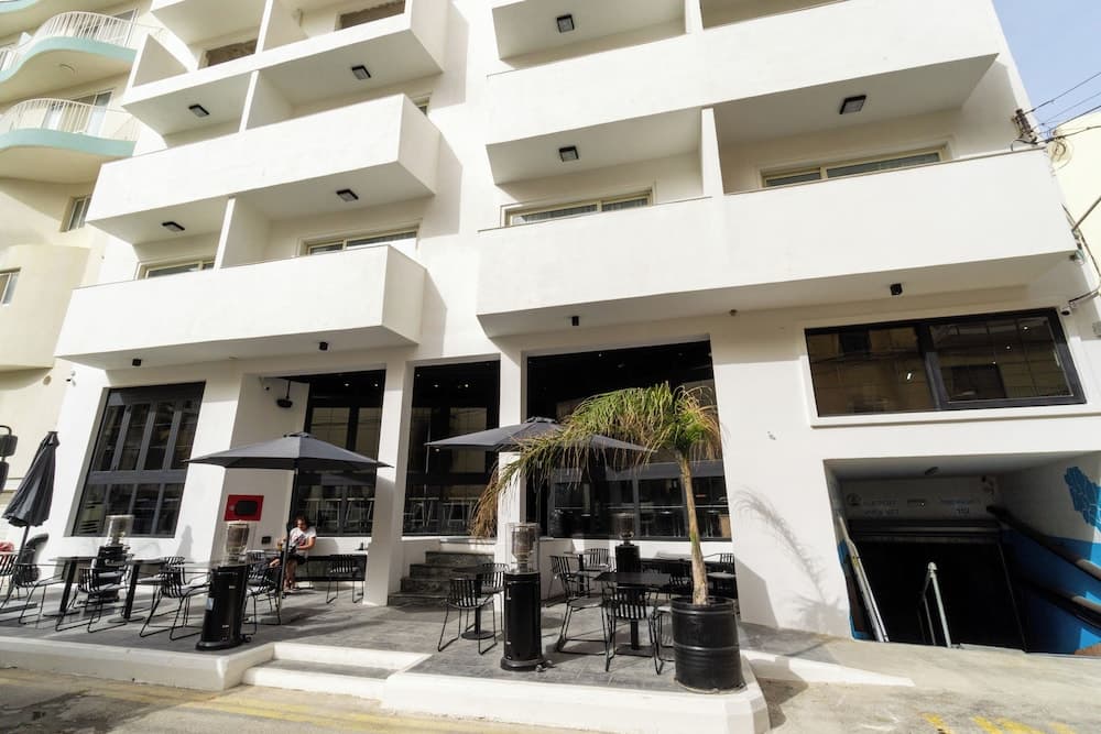 Ulysses Aparthotel main