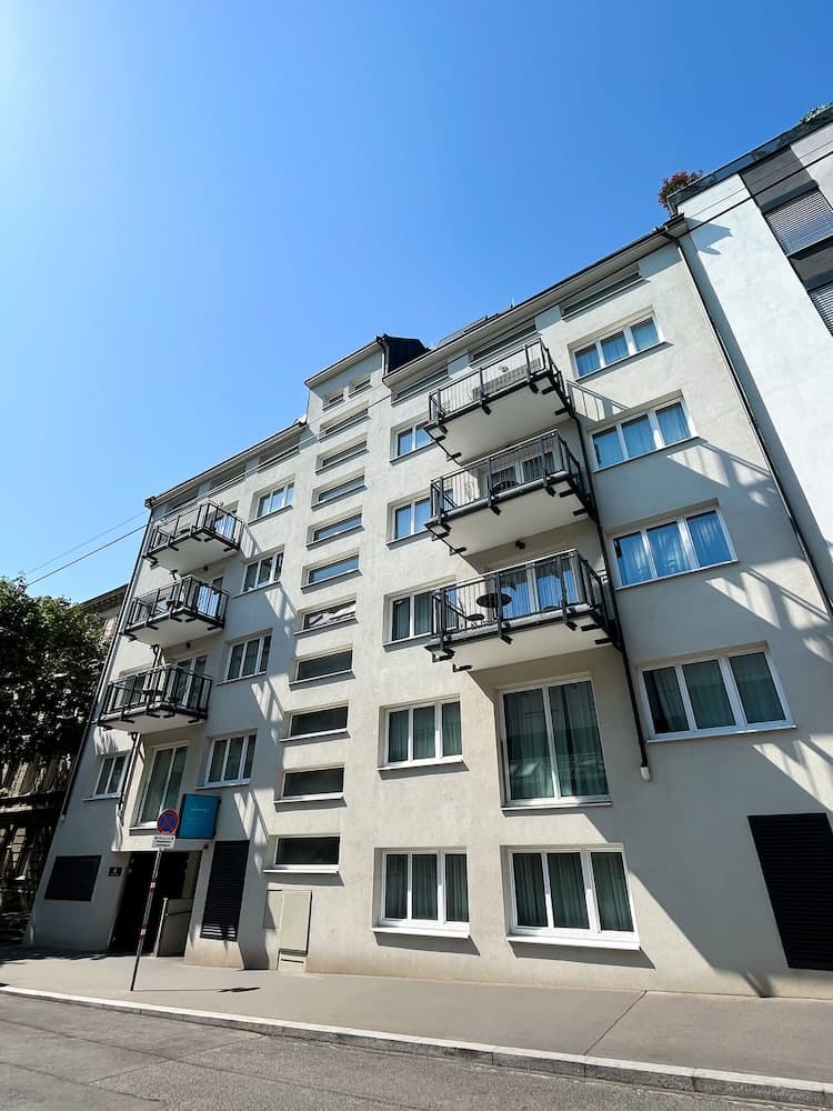 Jimmy's Apartments Lory main