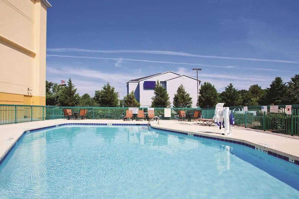 La Quinta Inn & Suites by Wyndham Florence main
