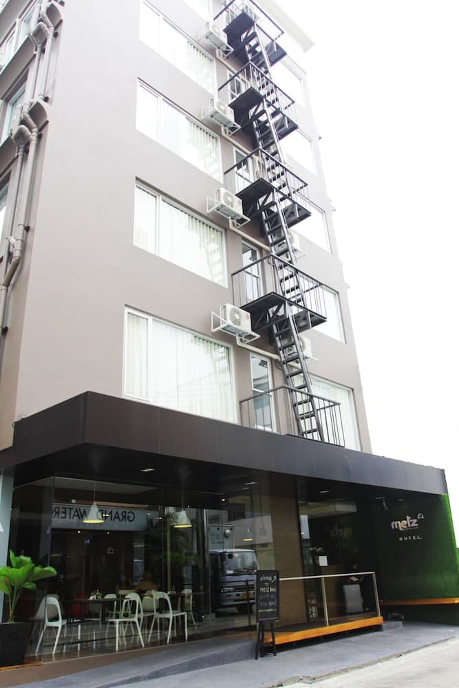 Metz Pratunam main