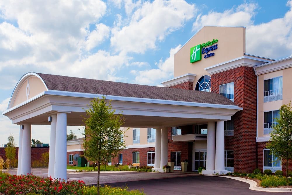 Holiday Inn Express Hotel & Suites Lake Zurich-Bar main
