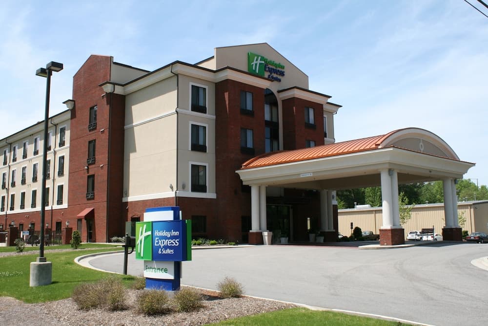 Holiday Inn Express Hotel & Suites Rockingham main