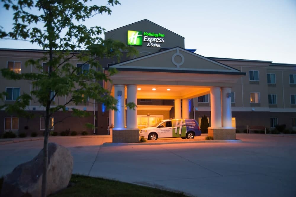 Holiday Inn Express & Suites Northwood main