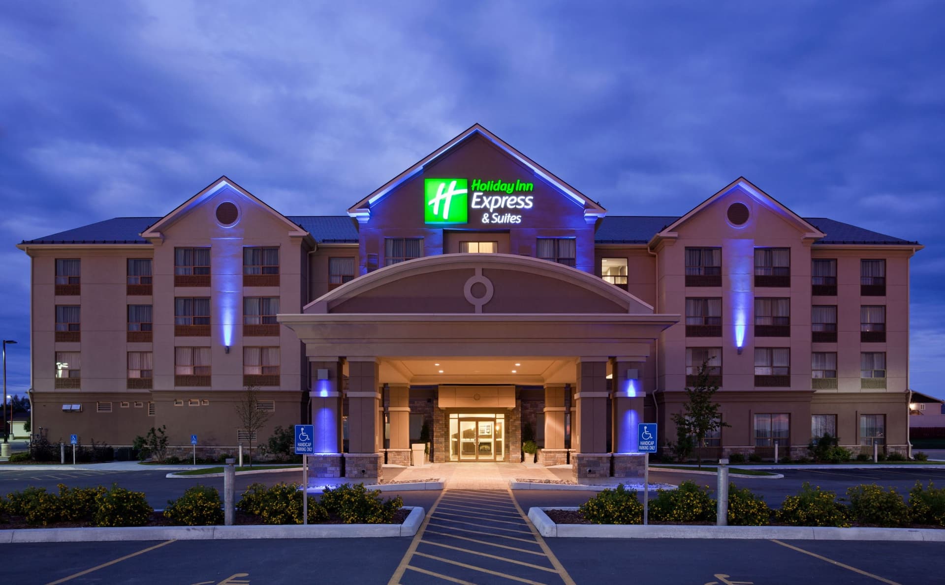 Holiday Inn Express & Suites New Liskeard main