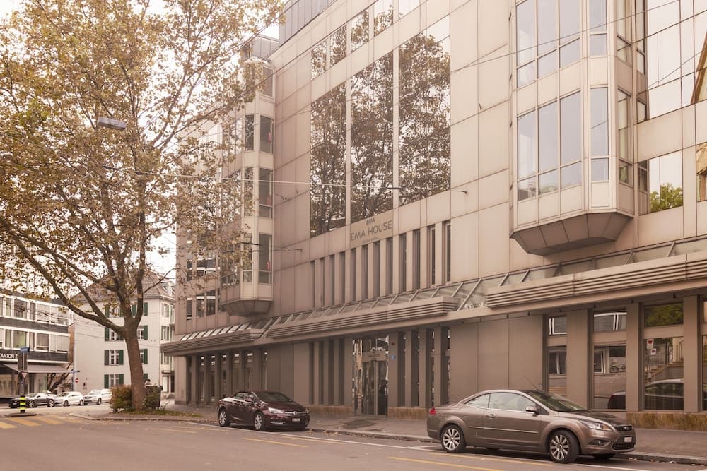 Ema House Hotel Suites main