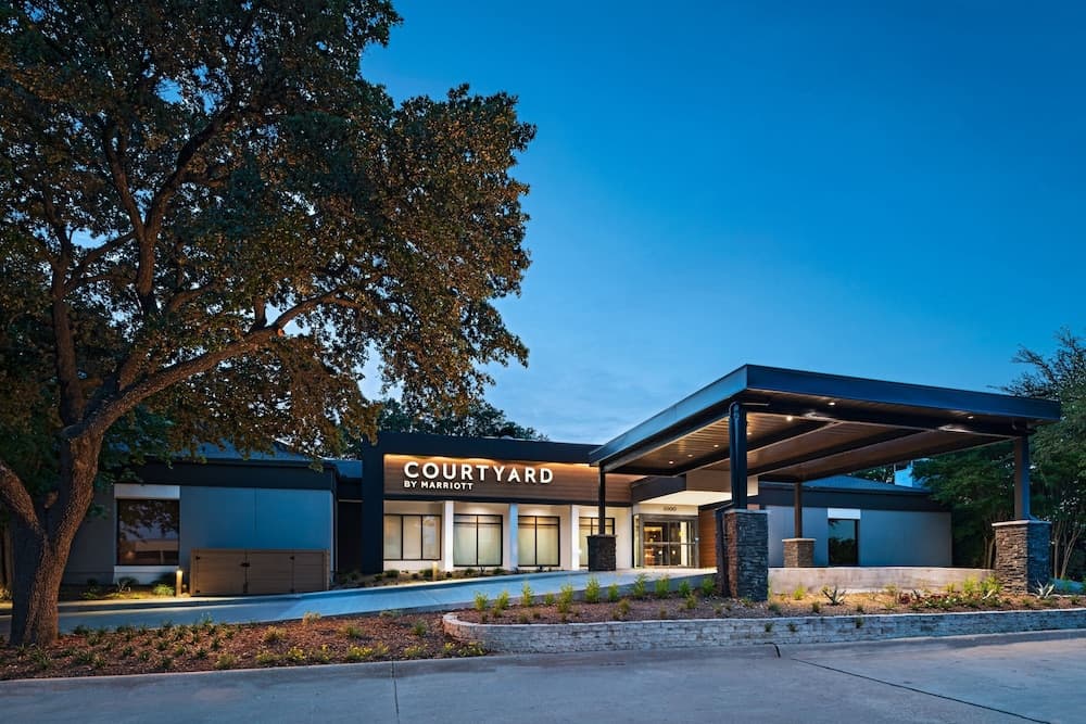 Courtyard Dallas Richardson At Spring Valley main