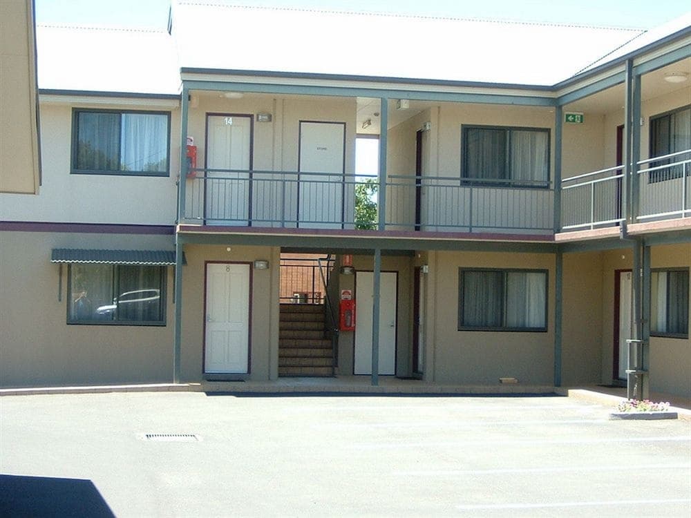 Armidale Pines Motel main