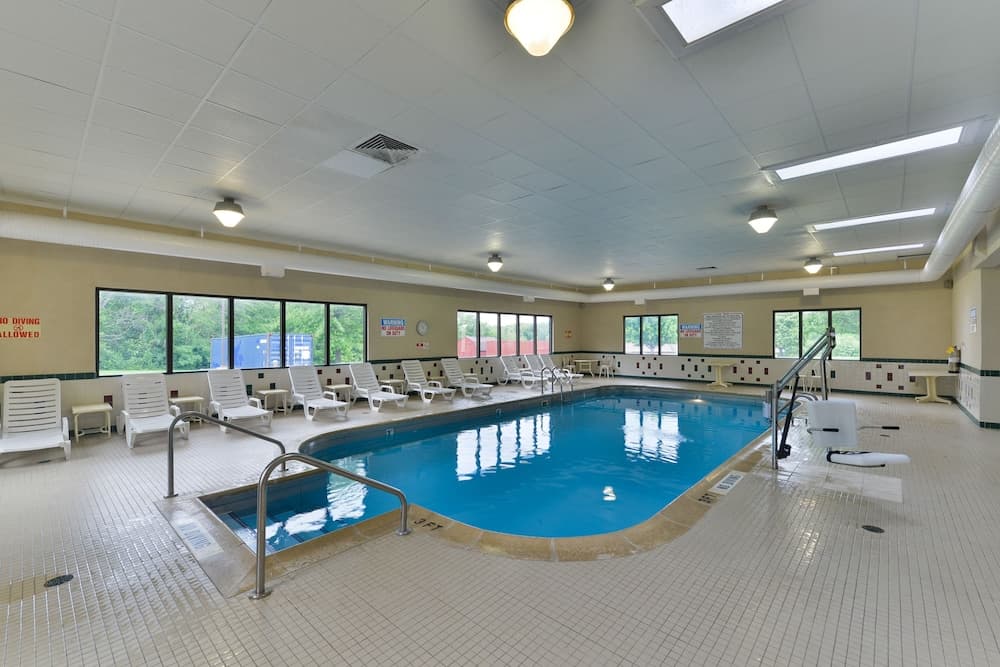 Comfort Suites Near Route 66 main