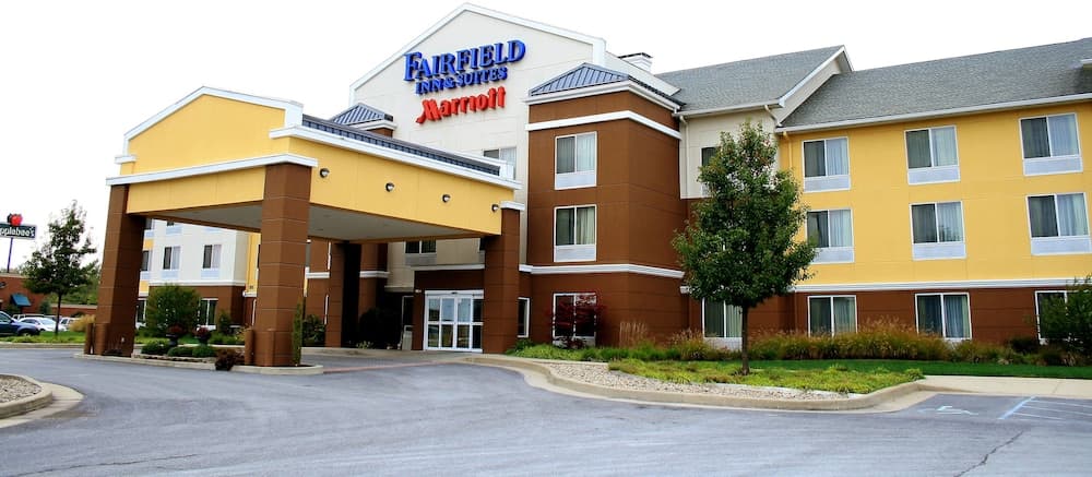 Fairfield Inn & Suites Fairmont main