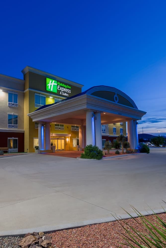 Holiday Inn Express Hotel And Suites Alpine Se main