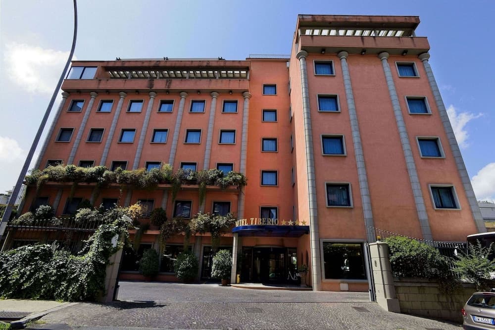 Grand Hotel Tiberio main