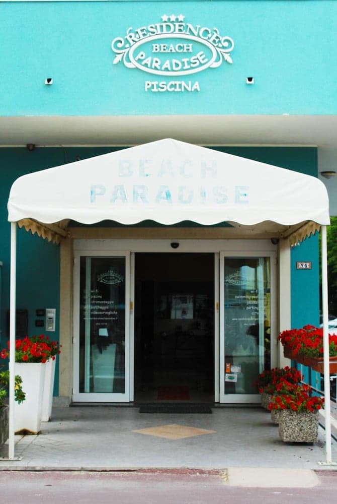 Residence Beach Paradise main