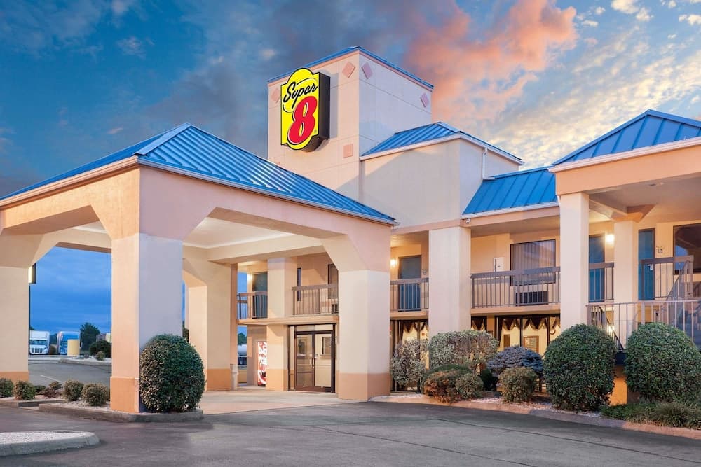 Super 8 by Wyndham Bulls Gap Greeneville Area main