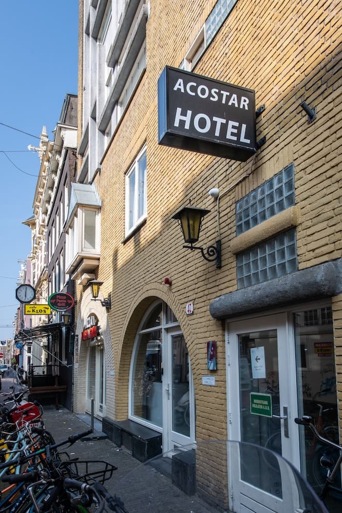 Acostar Hotel main