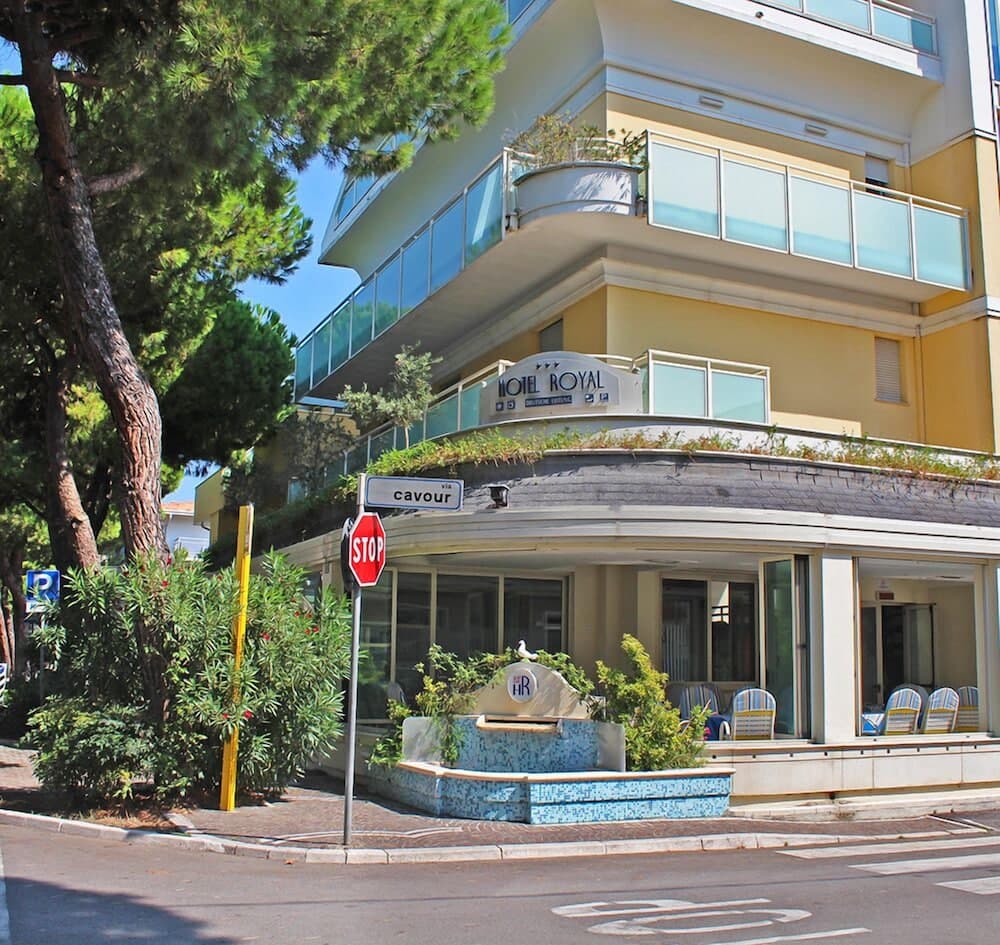 Hotel Royal main