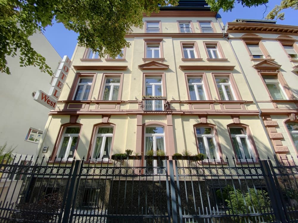West An Der Bockenheimer Warte main