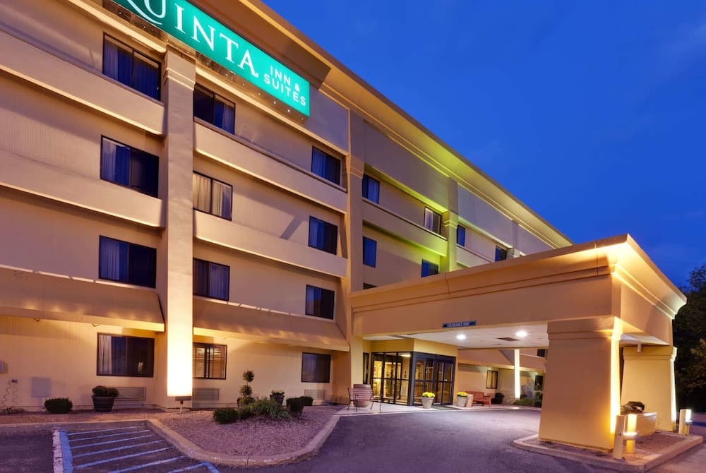 La Quinta Inn & Suites by Wyndham Plattsburgh main