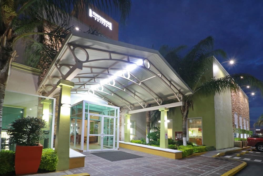 Staybridge Suites Queretaro main