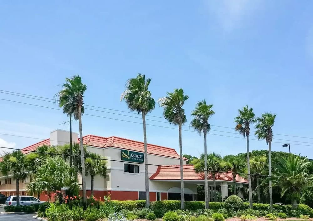 Quality Inn & Suites main