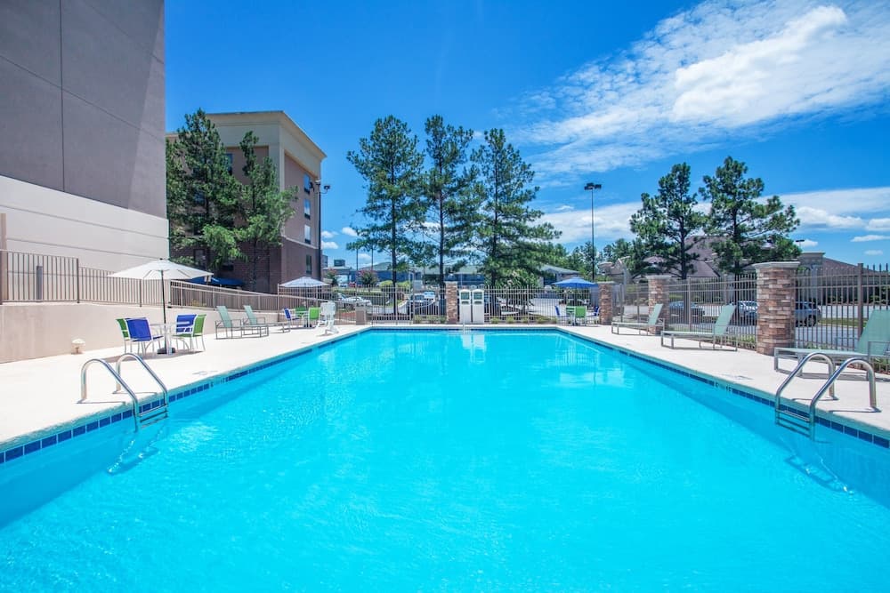 Holiday Inn Express Suites Augusta West -Ft Gordon