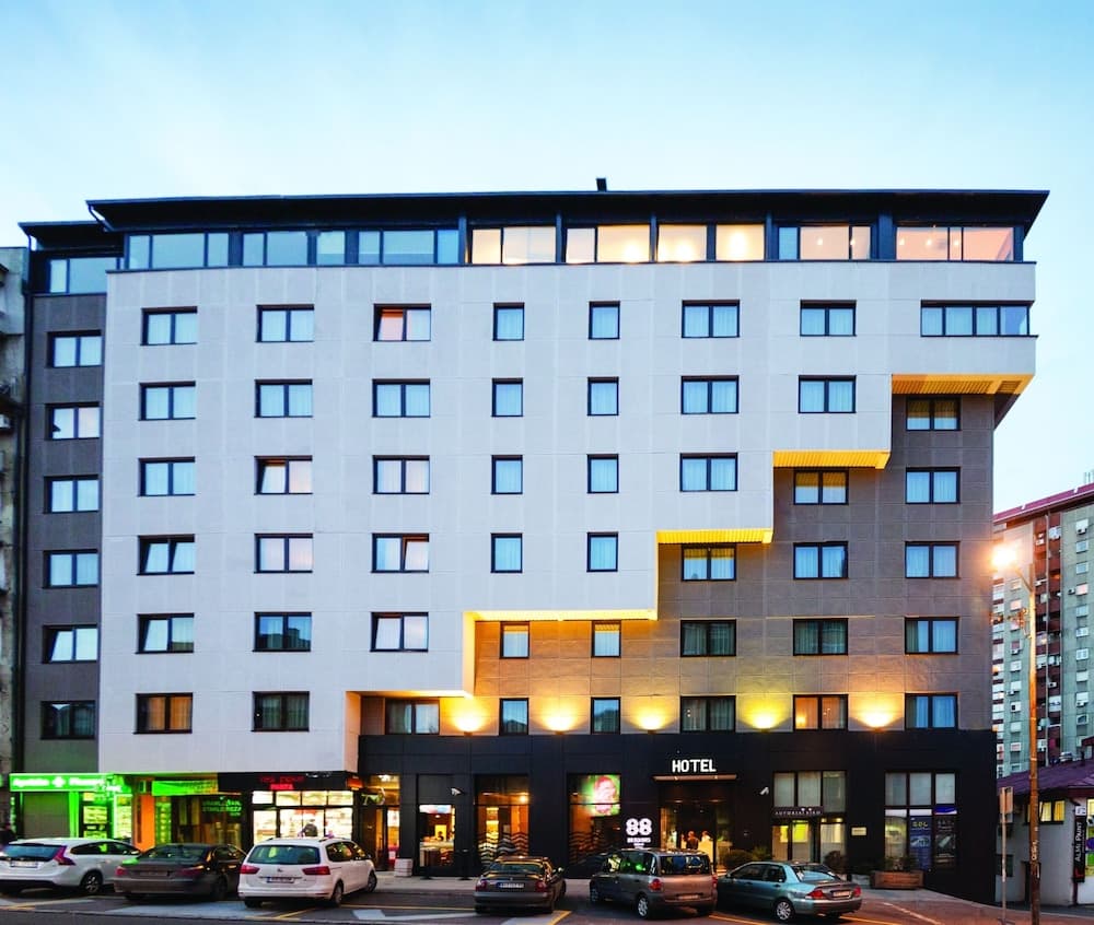 88 Rooms Hotel main