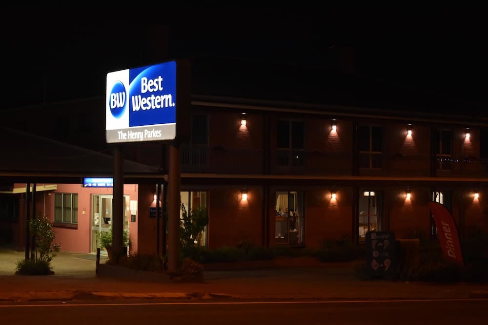 The Henry Parkes Motel Tenterfield main